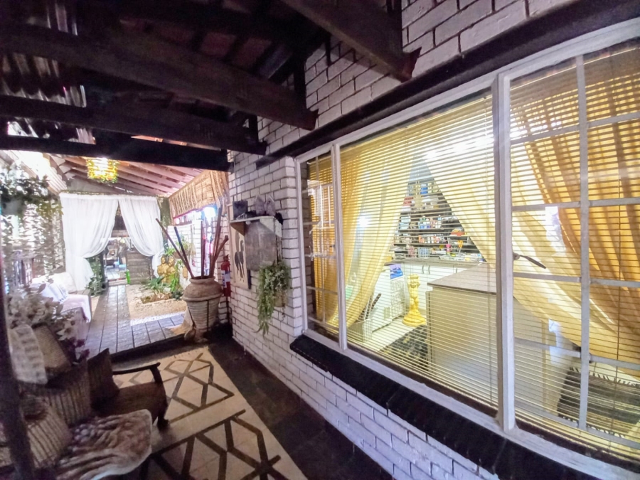 2 Bedroom Property for Sale in Safari Gardens North West